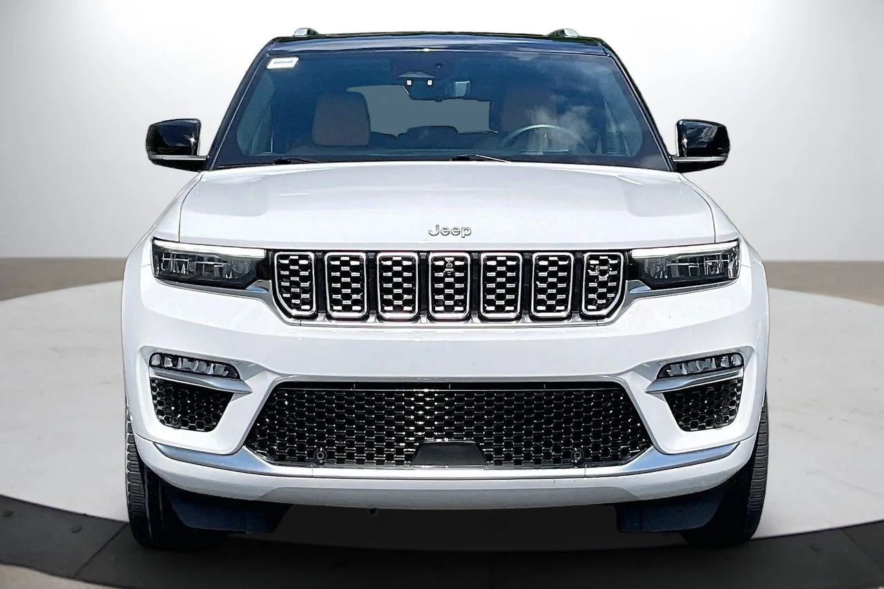 Certified Used 2022 White Jeep Summit Reserve image 3