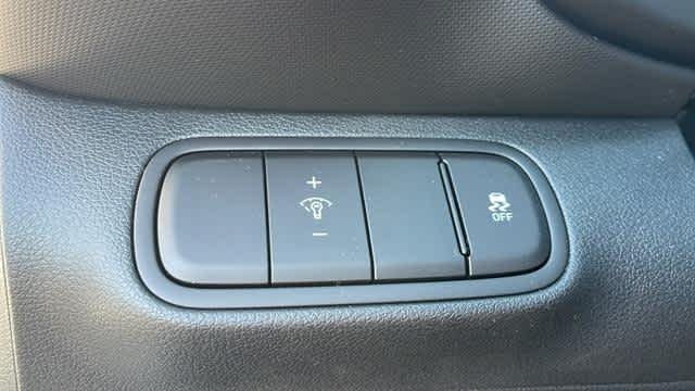 2025 Hyundai Venue Limited - Photo 20