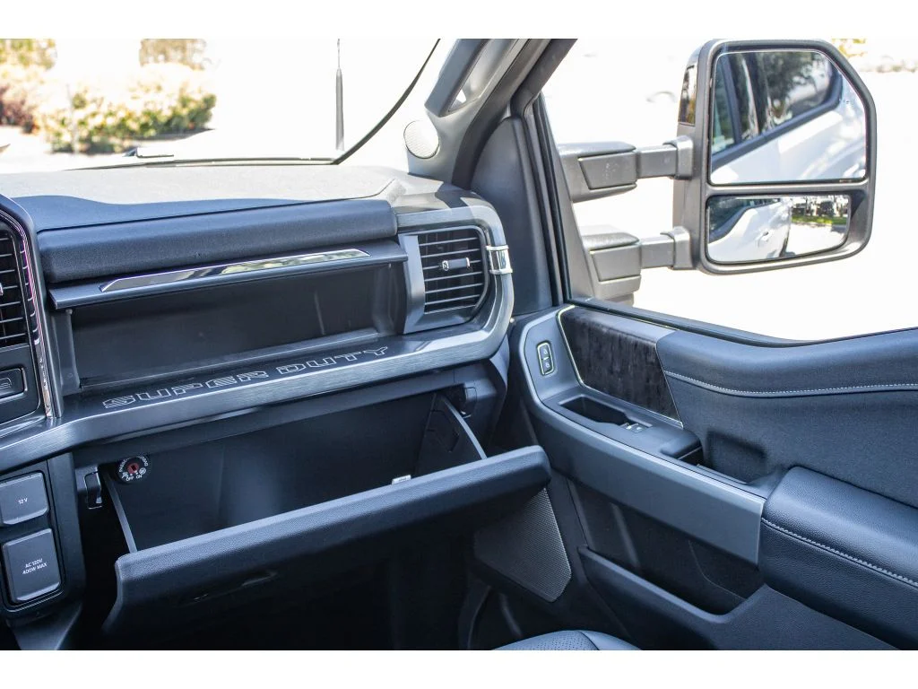 New 2026 Oxford White Ford LARIAT image 59
