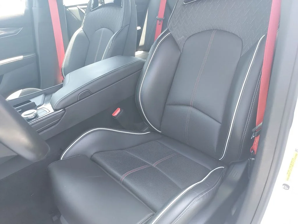 Used 2024 White Cadillac V-Series image 17
