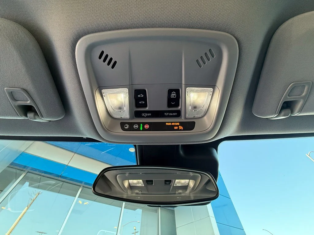 Used 2024 Summit White Chevrolet 1LT image 29