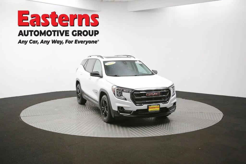 Used 2022 White GMC AT4 image 53