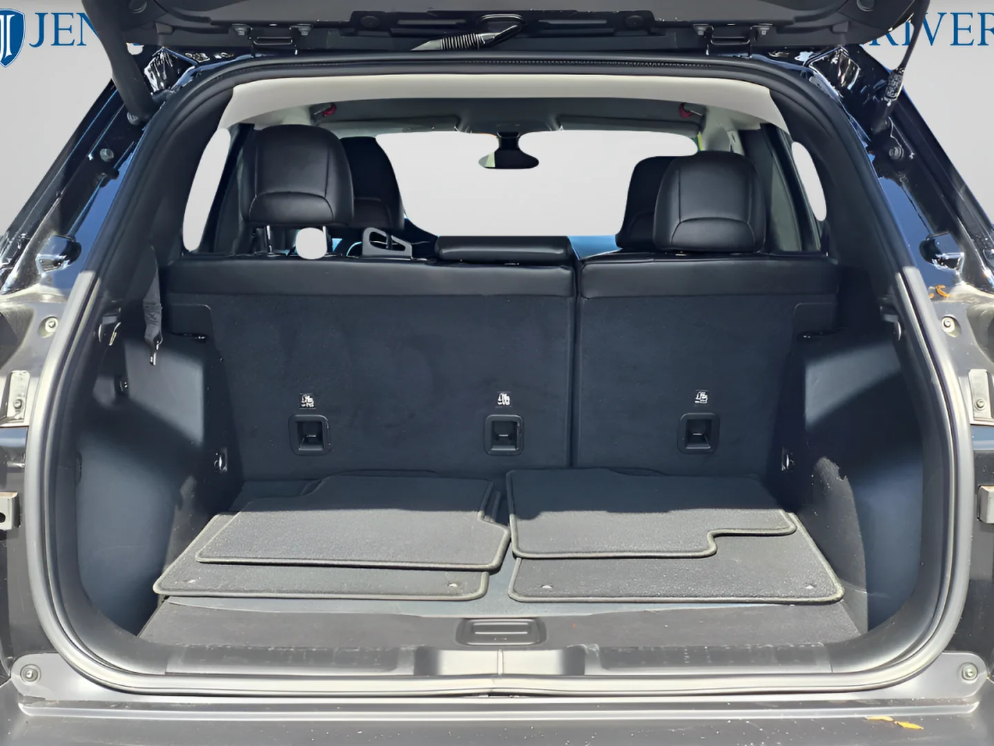 Used 2019 Diamond Black Crystal Pearlcoat Jeep Latitude Plus image 40