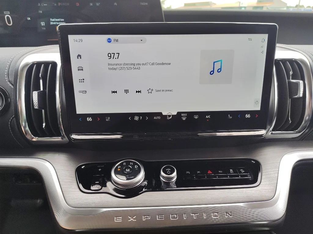 New 2026 Oxford White Ford Platinum® image 24