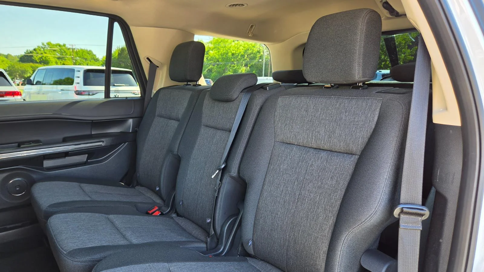 Used 2024 Oxford White Ford XLT image 46