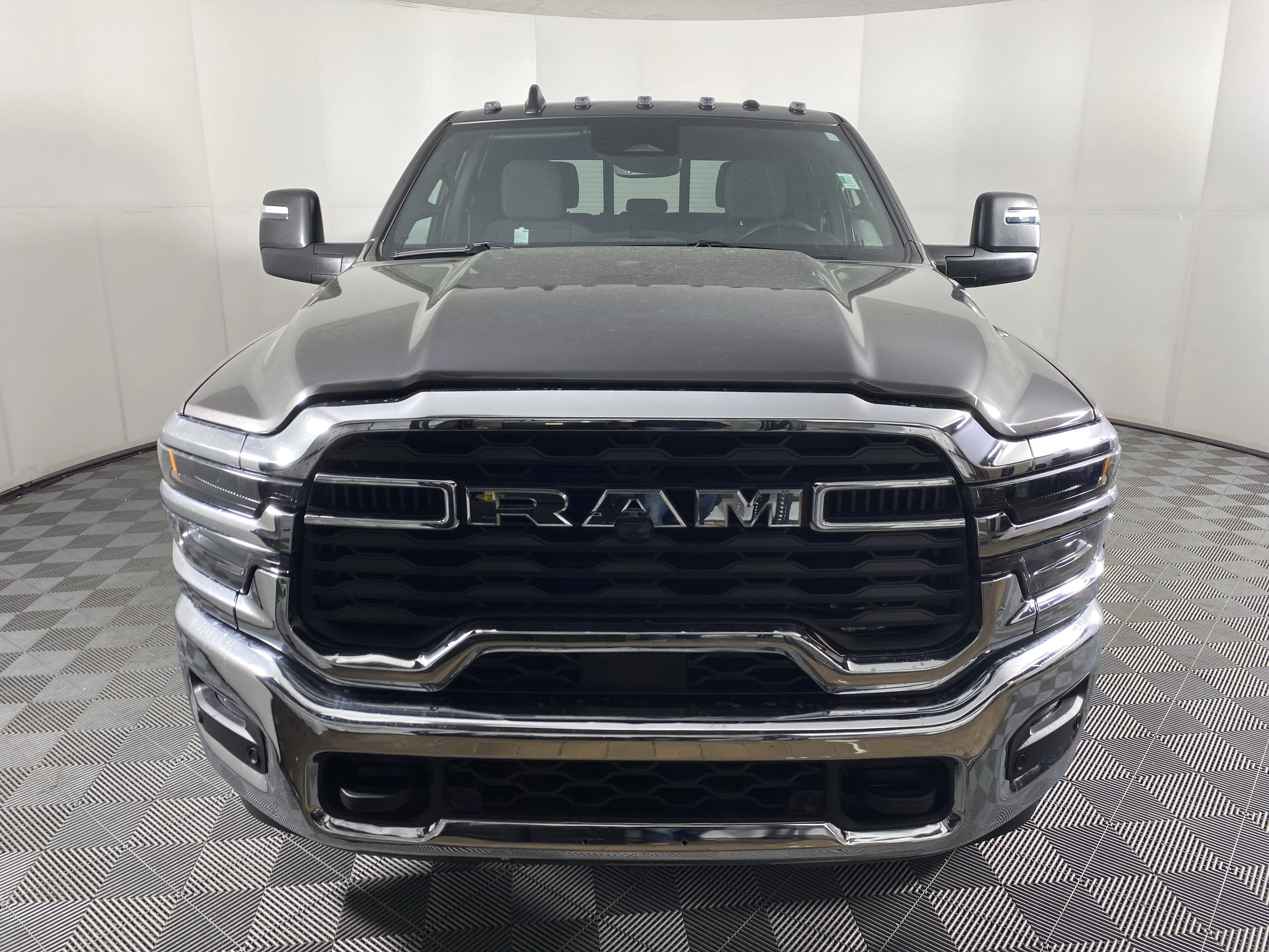 New 2026 Granite Crystal Metallic Clear-Coat Exterior Paint RAM Tradesman image 9