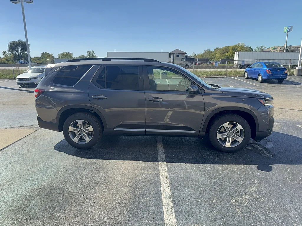 2026 Honda Pilot EX-L, photo 3 of 12