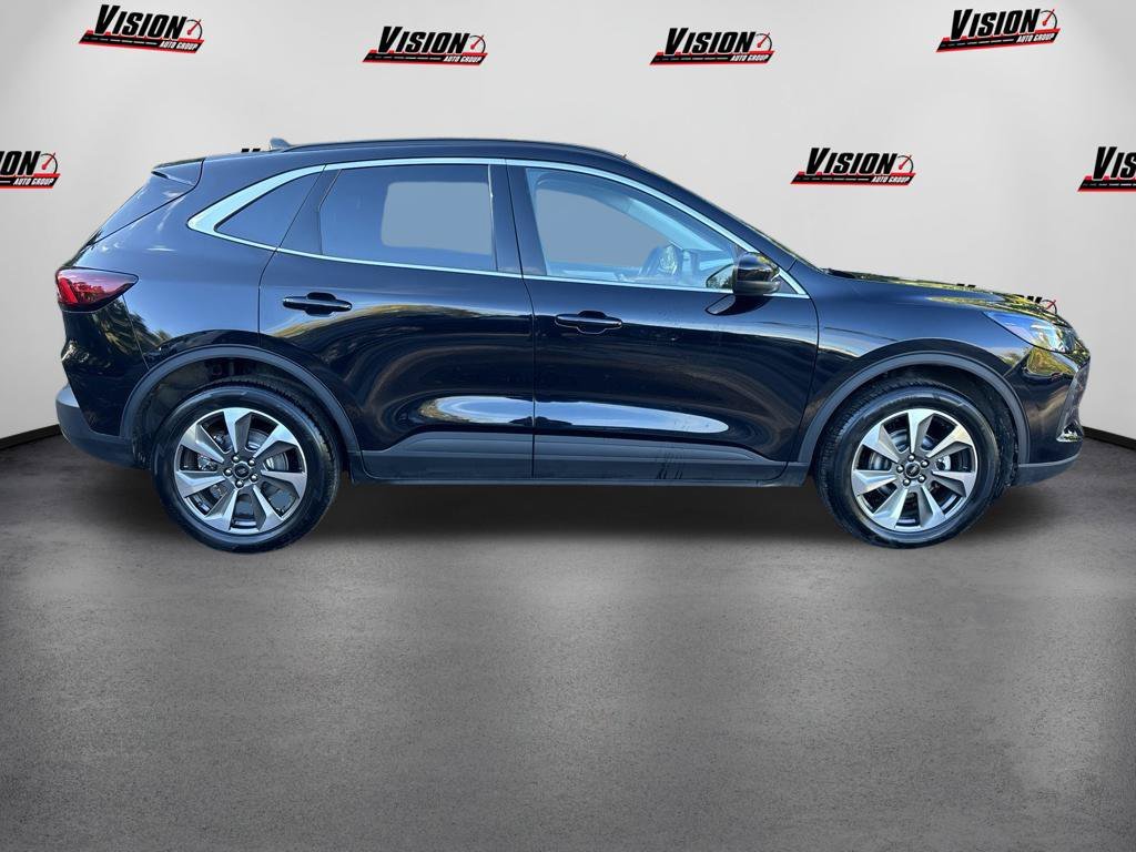 Used 2025 Black Ford Platinum image 4