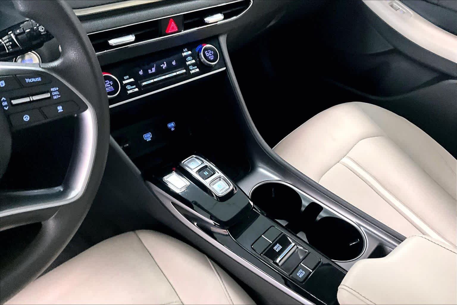 Used 2023 Serenity White Hyundai SEL image 17