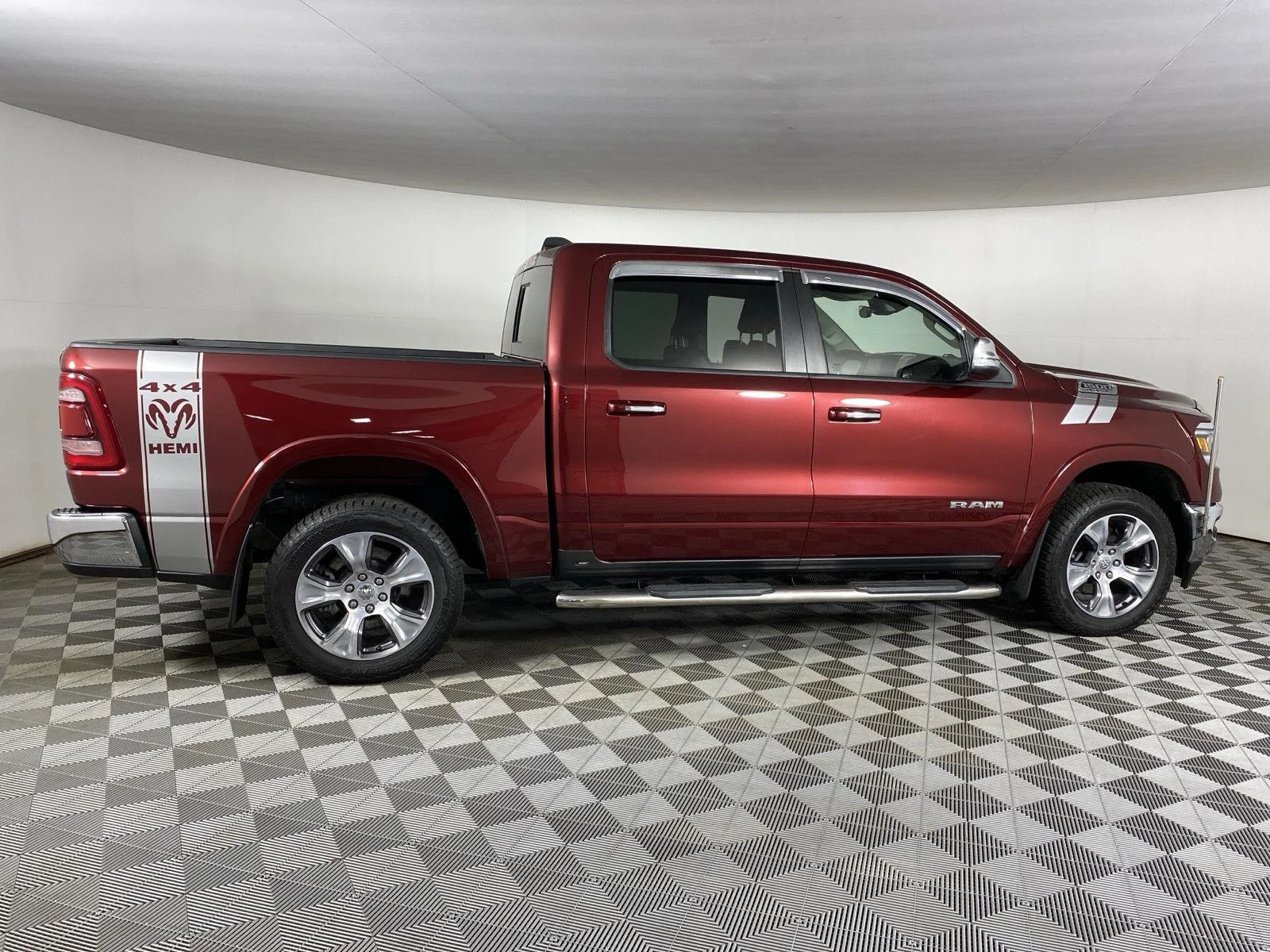Used 2022 Delmonico Red Pearlcoat Ram Laramie image 11