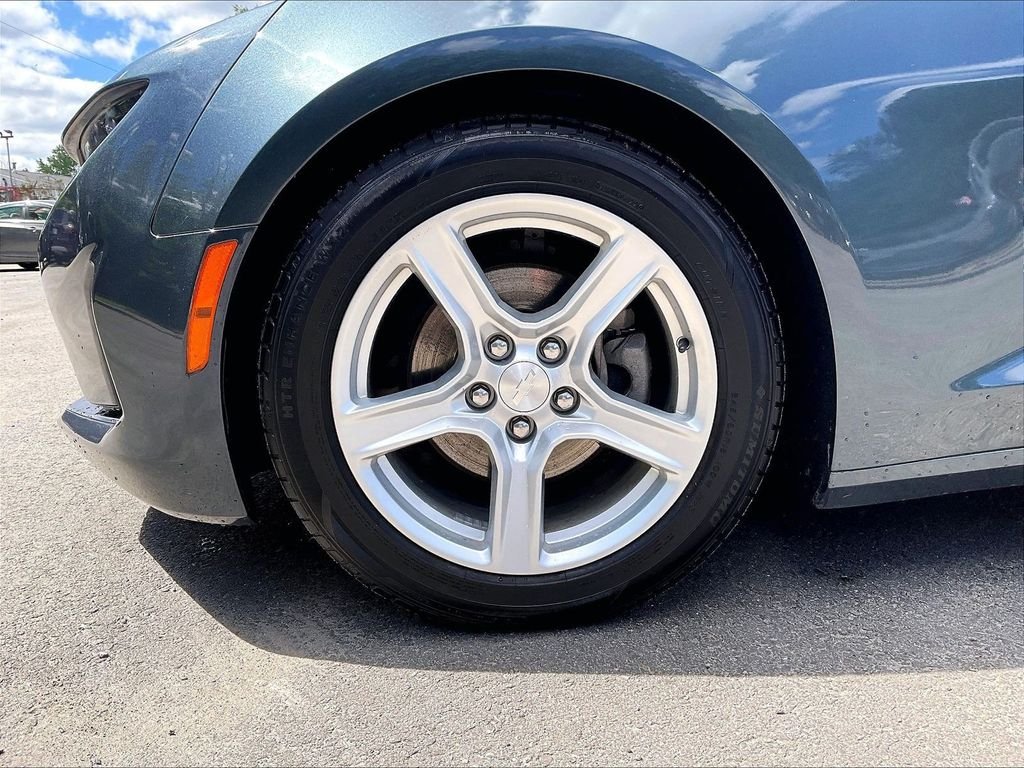 Used 2020 Gray Chevrolet 1LT image 20