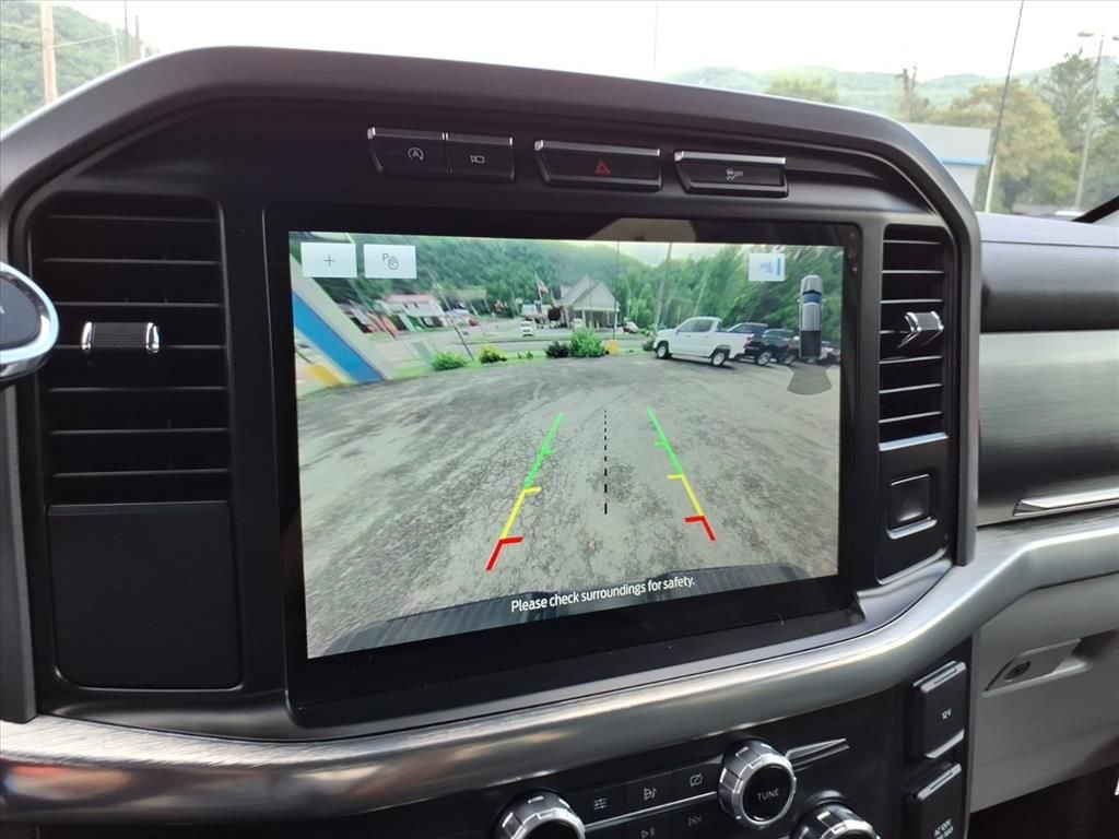 Used 2021 White Ford Lariat image 23