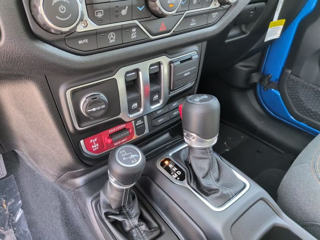 2026 Jeep Wrangler 2-Door Willys - Photo 23