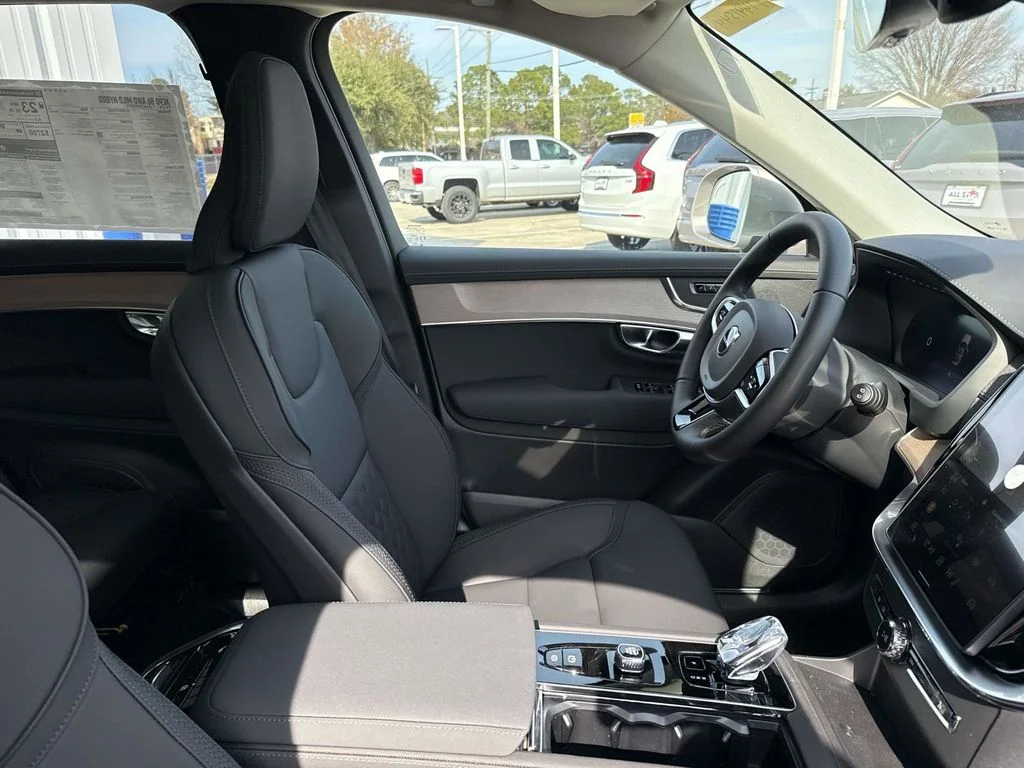 2026 Volvo XC90 Plus - Photo 11