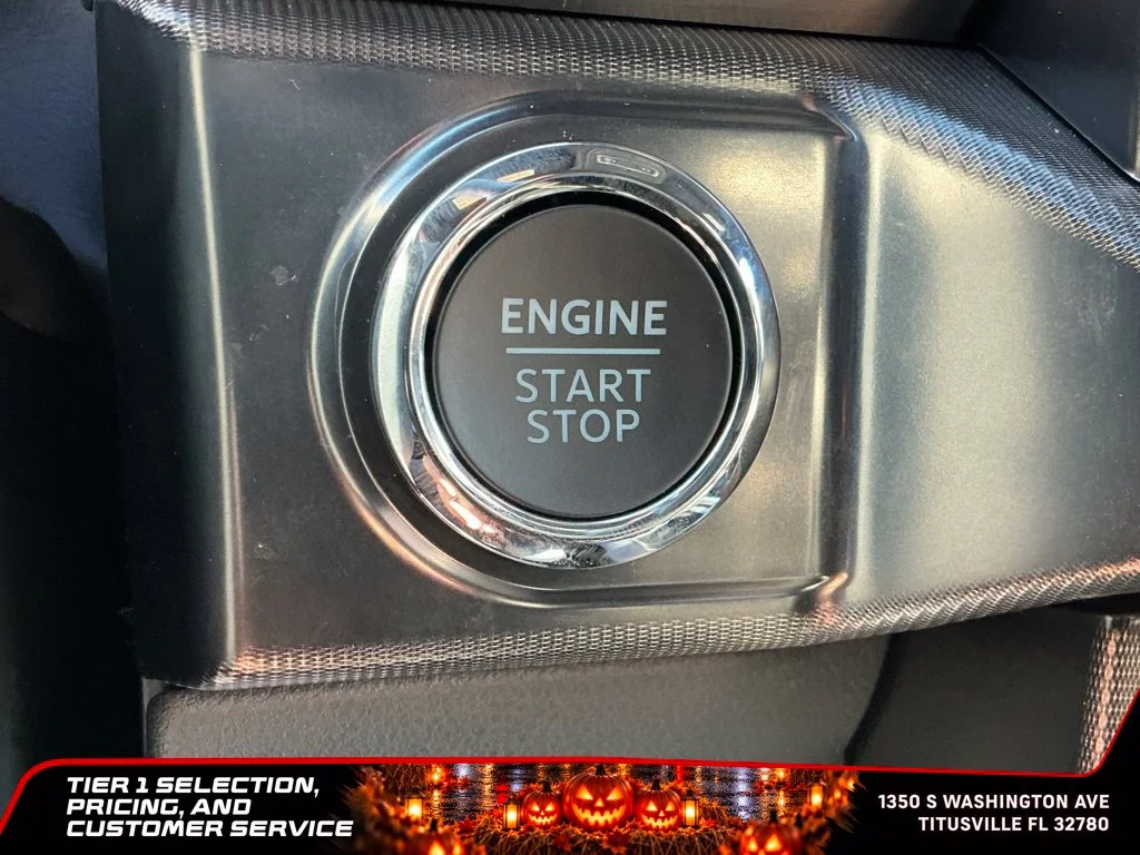 Used 2025 Black Ford Platinum image 35
