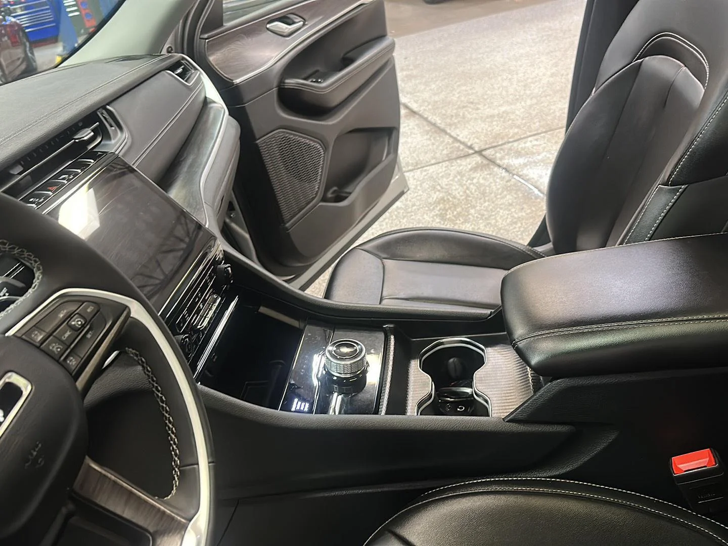 Used 2024 Silver Zynith Jeep Limited image 26