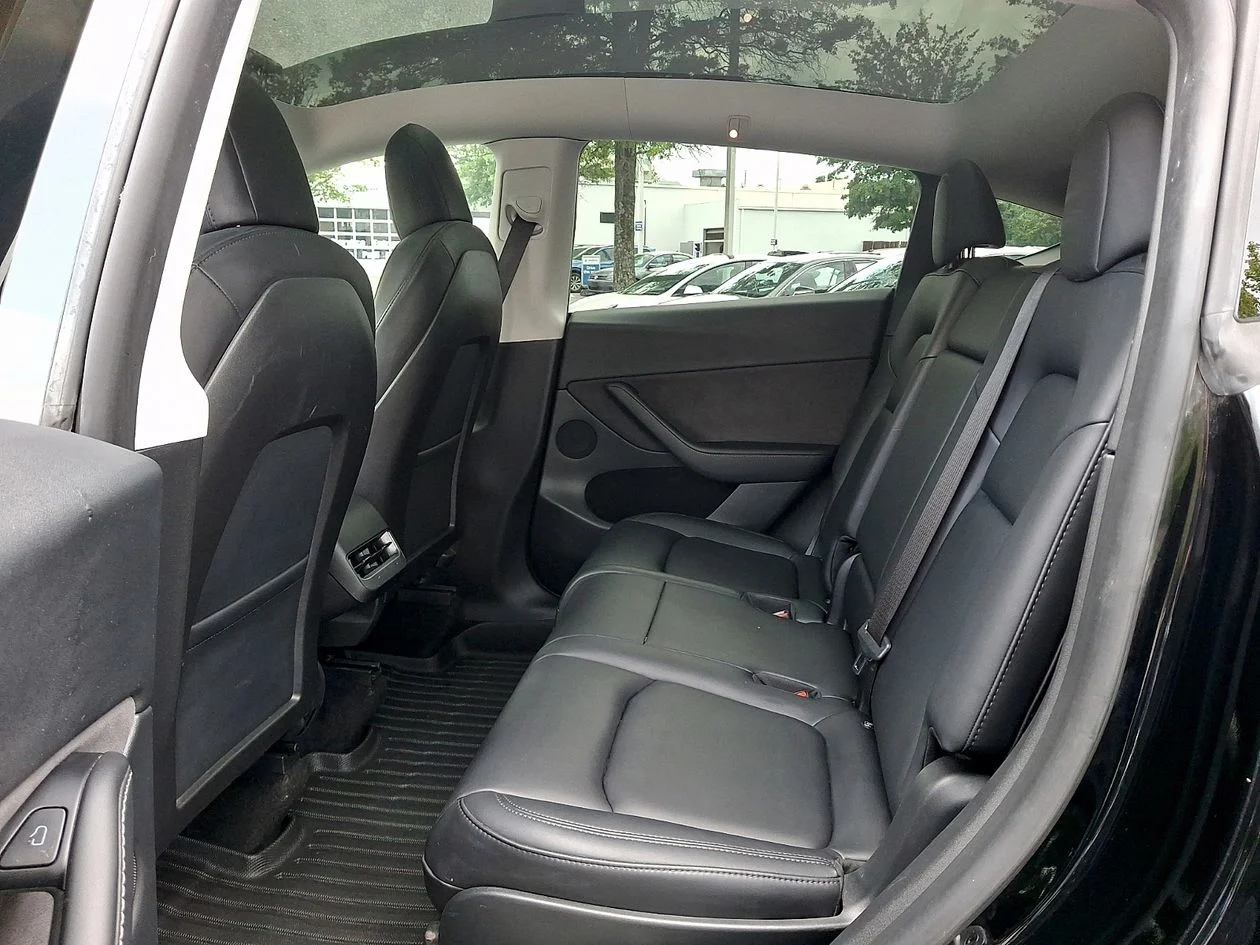Used 2022  Tesla Long Range image 10