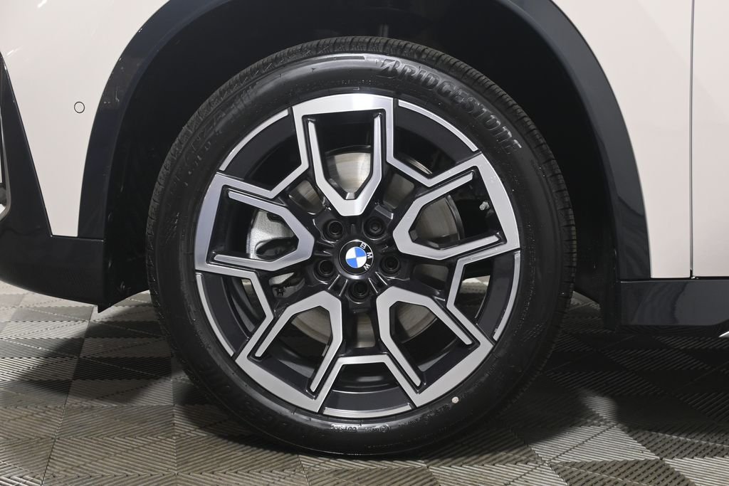 New 2026 Gray Metallic BMW xDrive28i image 12