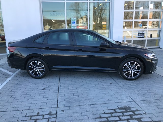 2026 Volkswagen Jetta Sport - Photo 8