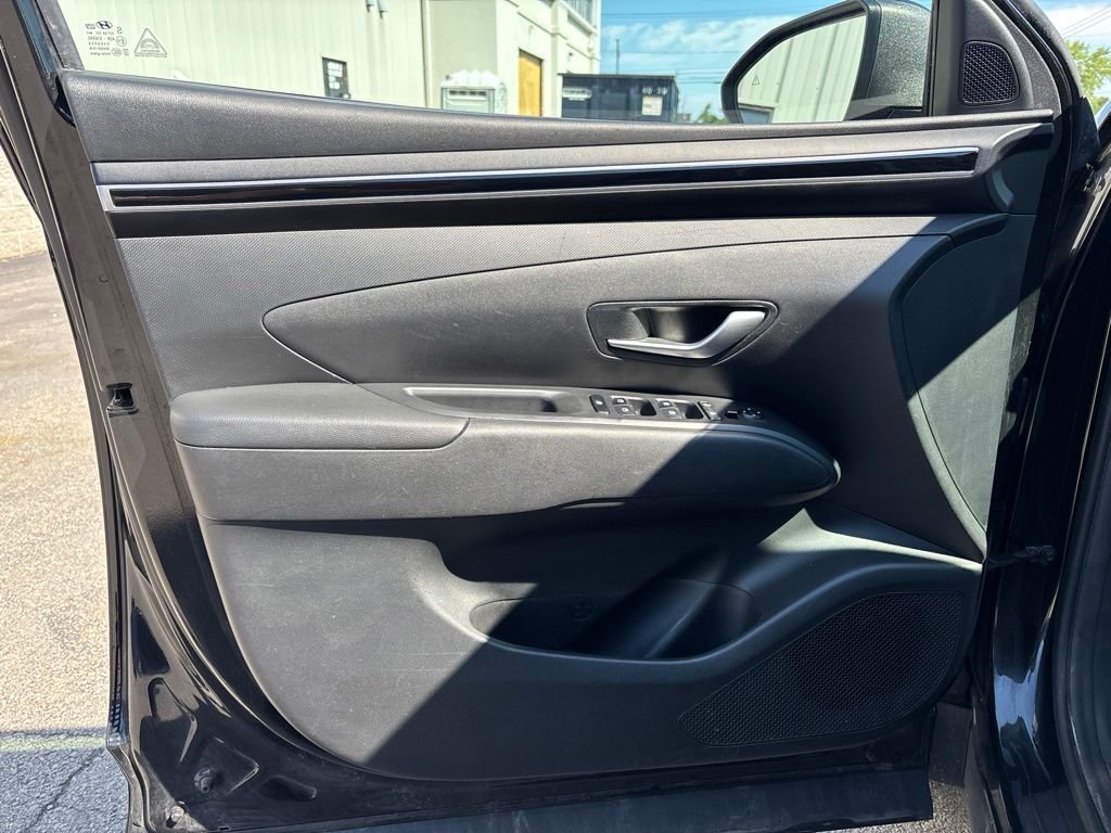 Used 2022 Black Hyundai SEL image 16