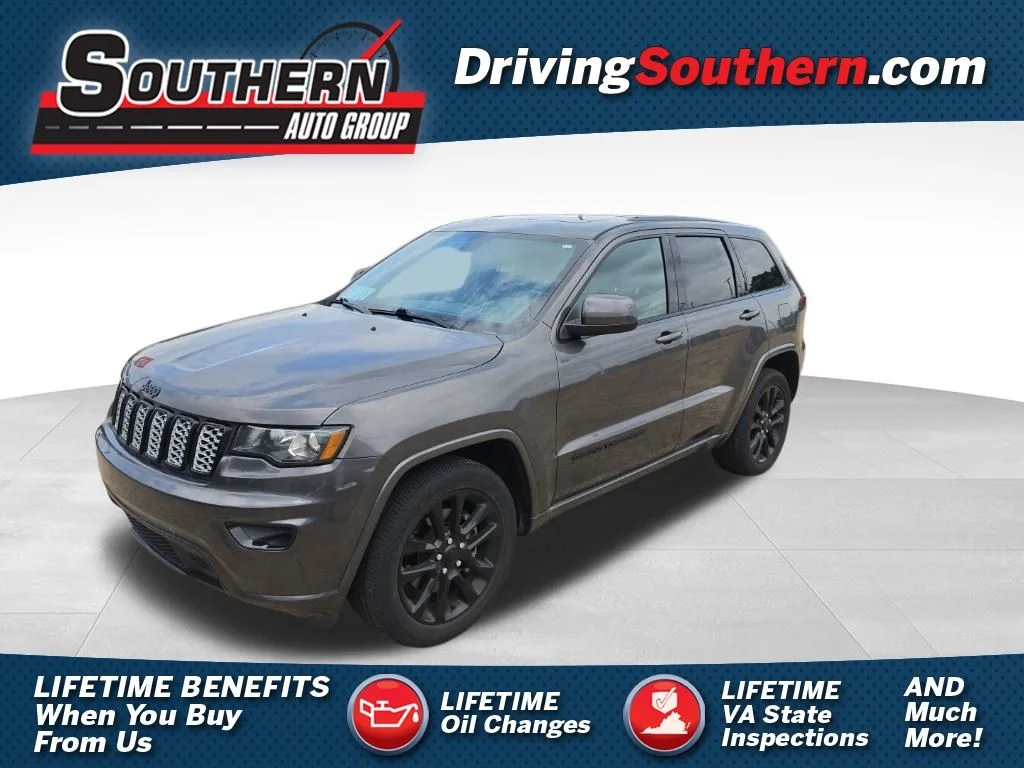 Used 2021 Gray Jeep Laredo X image 1