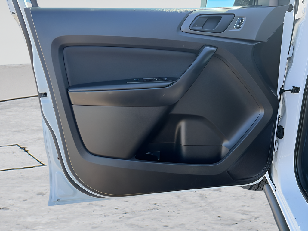 Used 2021 White Ford XL image 9