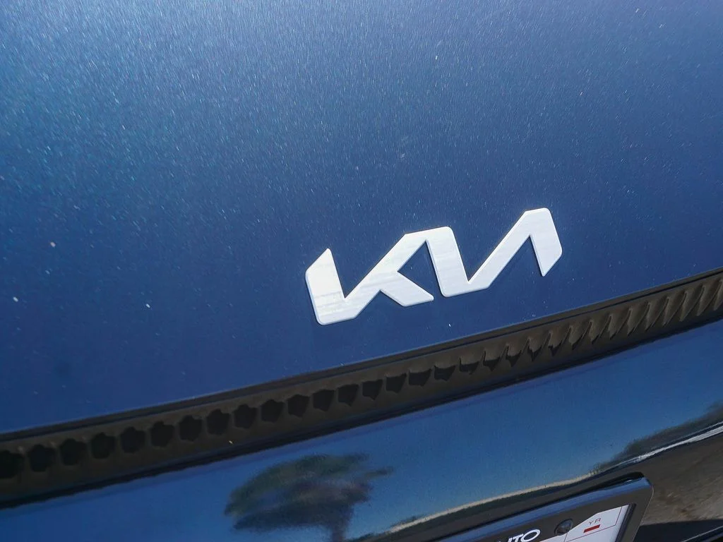 Certified Used 2023 Blue Kia Light image 11
