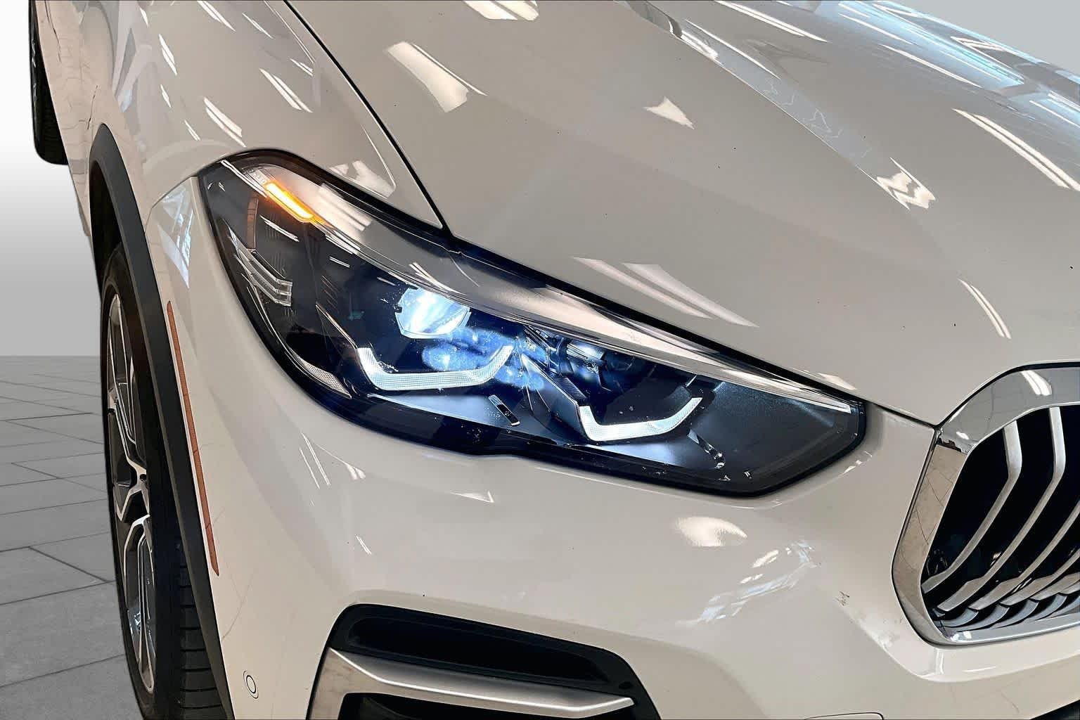 Used 2023 Alpine White BMW sDrive40i image 26