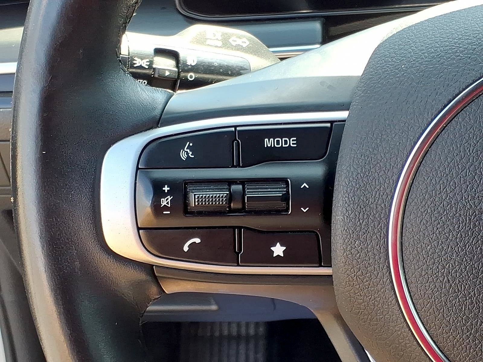 Certified Used 2025 Wolf Gray Kia GT-Line image 18