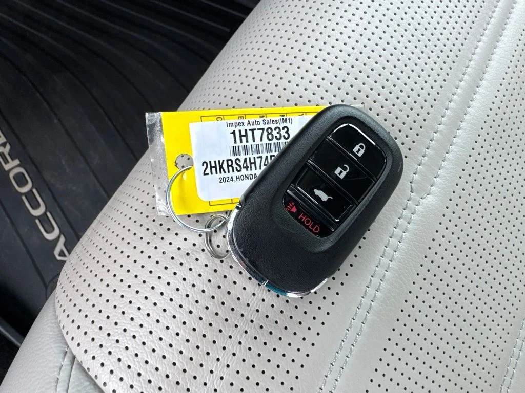 Used 2024 Red Honda EX-L image 36