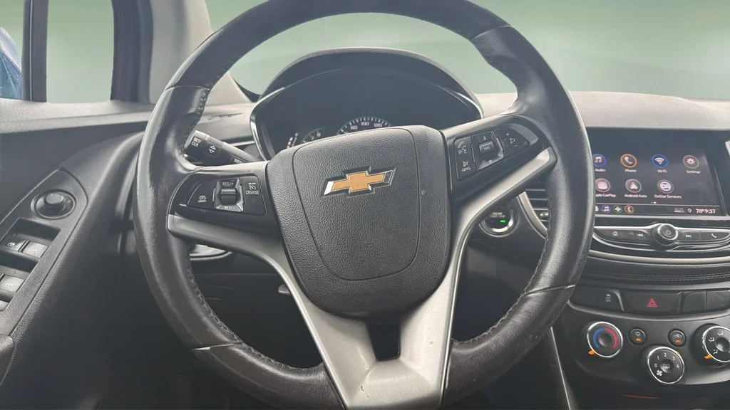 Used 2020 Pacific Blue Metallic Chevrolet LT image 9