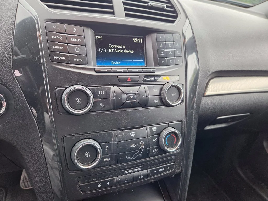 Used 2018 Blue Ford XLT image 17