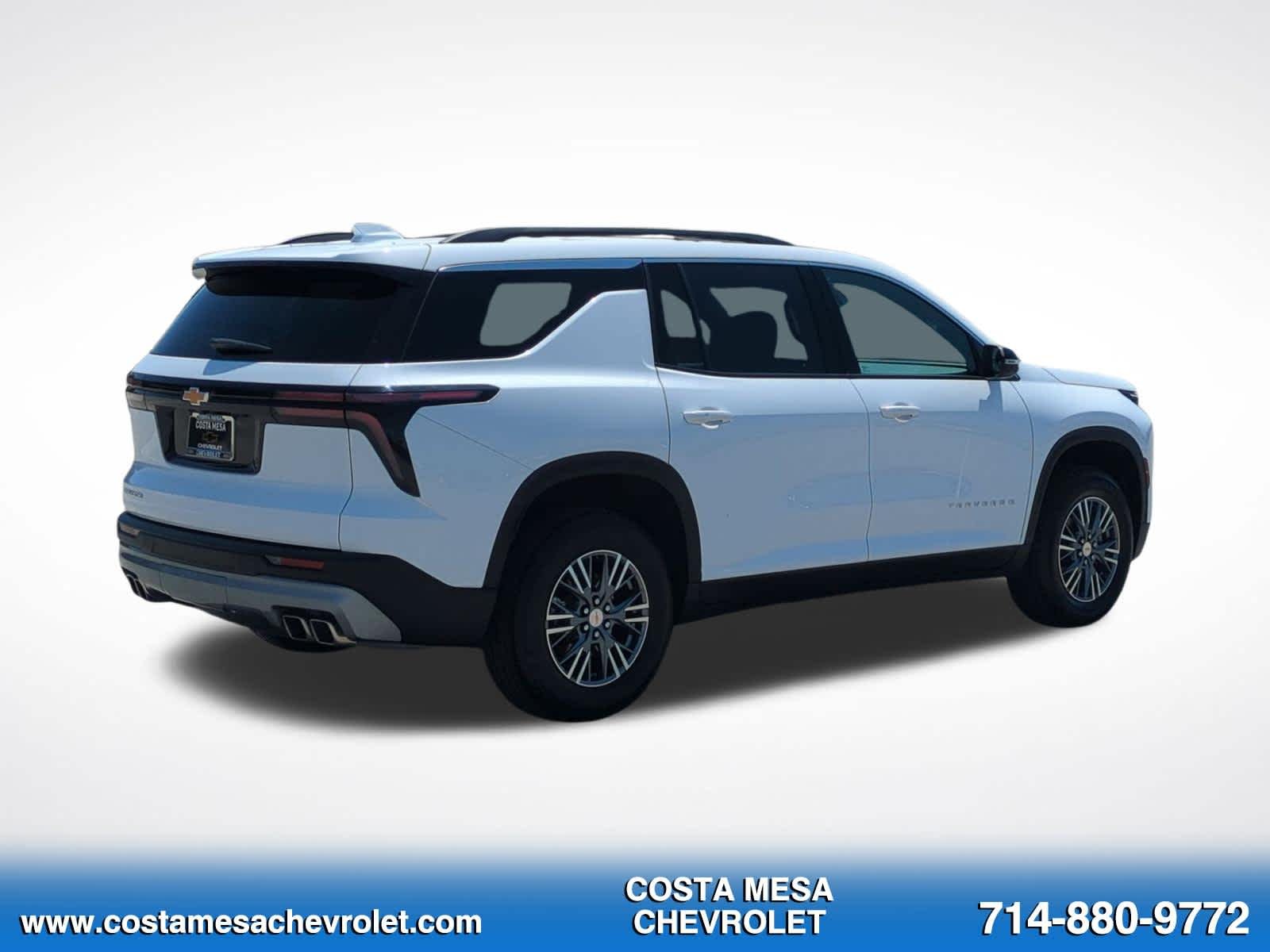 Used 2025 Summit White Chevrolet LT image 5