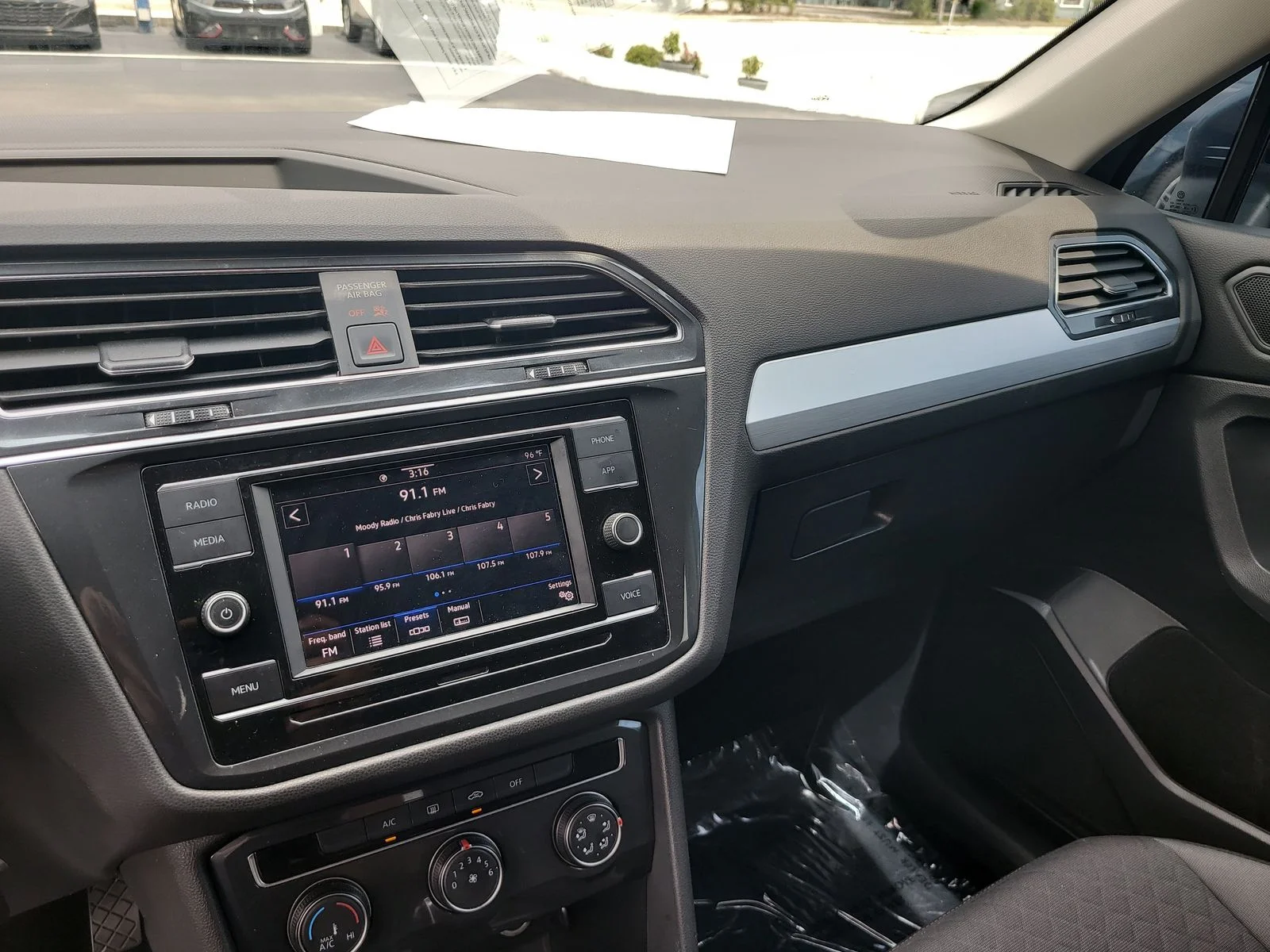 Used 2020 Gray Volkswagen 2.0T S image 18