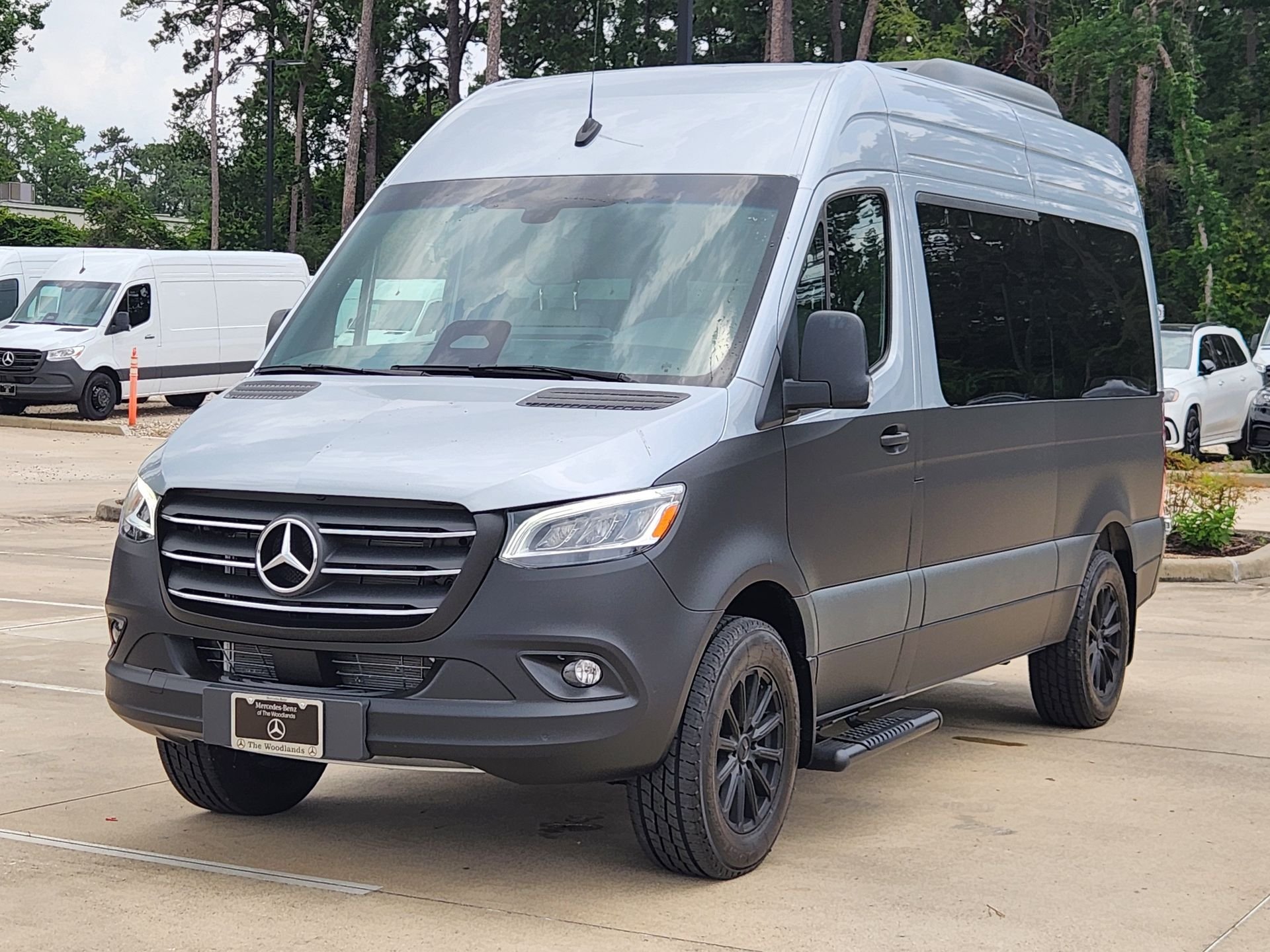 Used 2025 High-tech silver metallic Mercedes-Benz Passenger 144 WB image 4