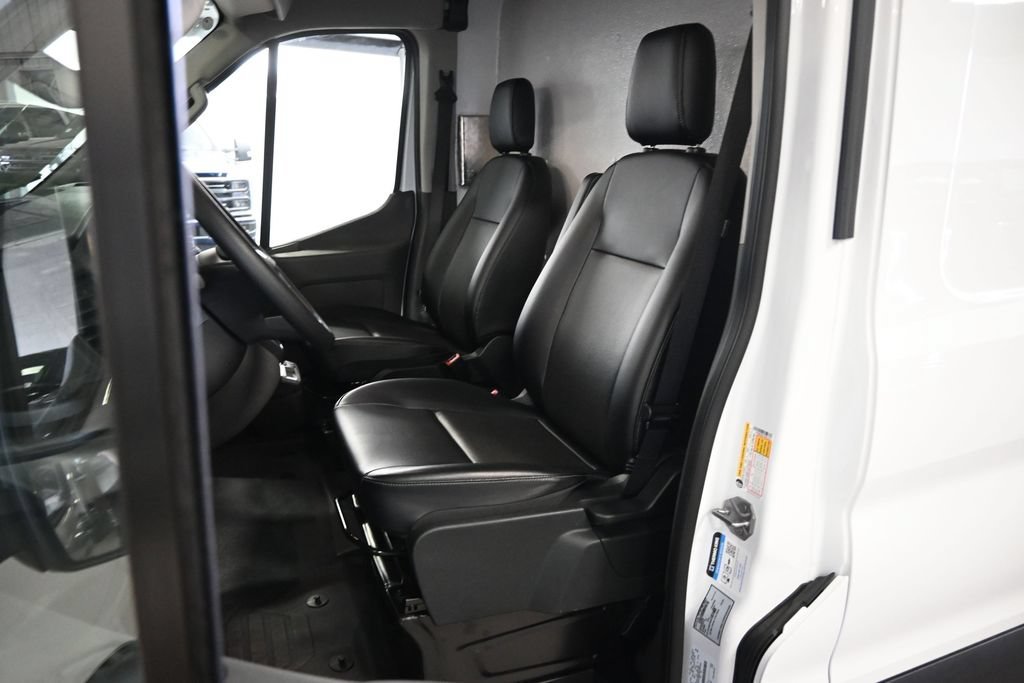 New 2026 Oxford White Ford Base image 11