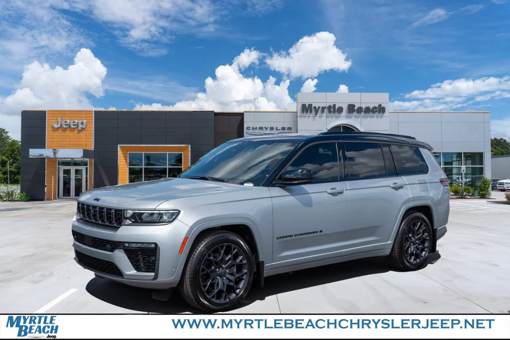 New 2026 Silver Zynith Exterior Paint Jeep Summit image 1