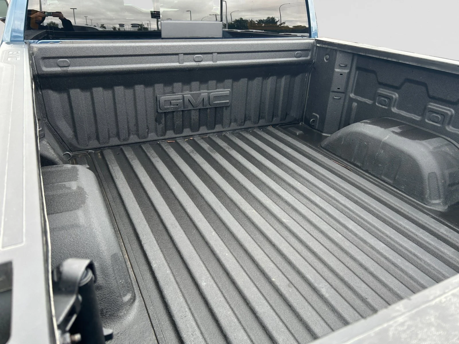 Used 2025 Blue GMC Denali Crew Cab image 10