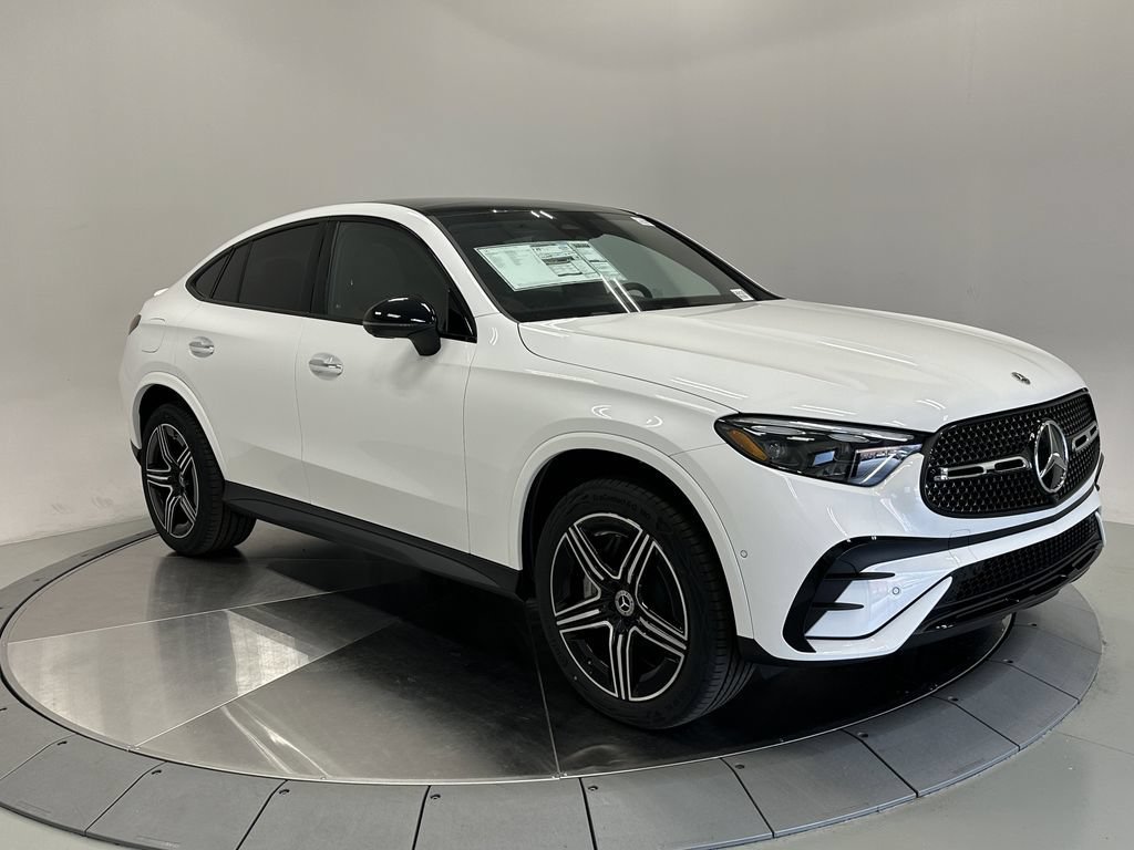 New 2026 MANUFAKTUR Moonlight White Metallic Mercedes-Benz GLC 300 image 2