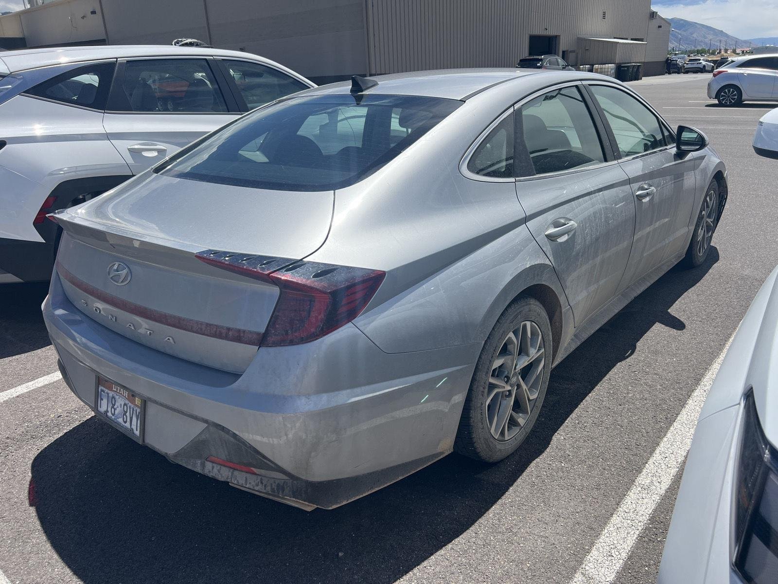 Used 2020 Shimmering Silver Pearl Hyundai SEL image 3
