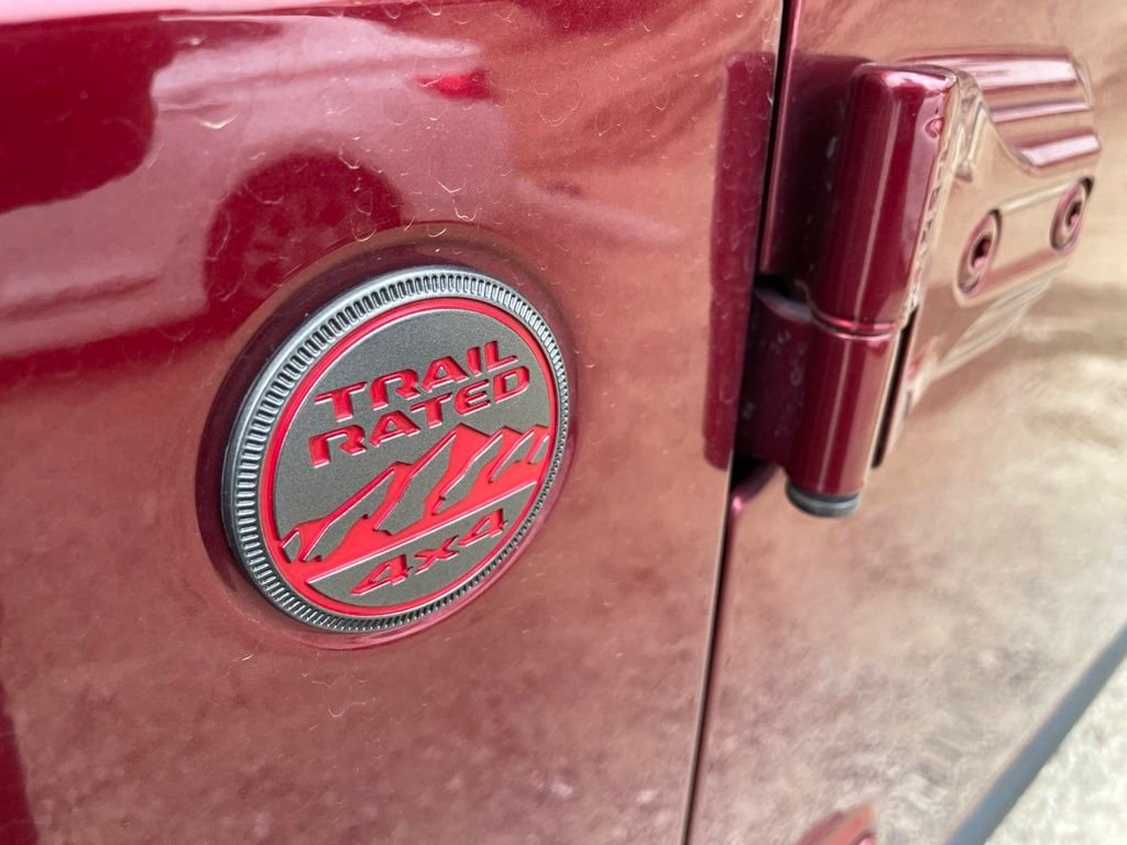Used 2021 Snazzberry Pearlcoat Jeep Unlimited Rubicon image 10