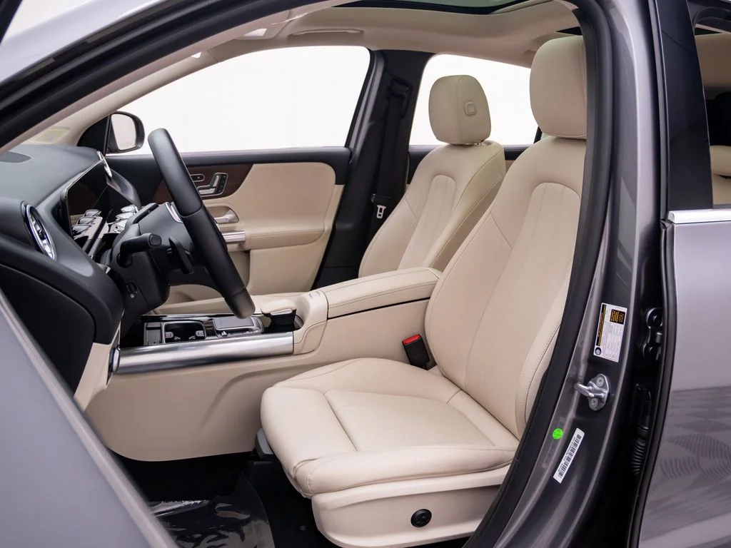 Used 2023 Gray Mercedes-Benz GLA 250 image 16