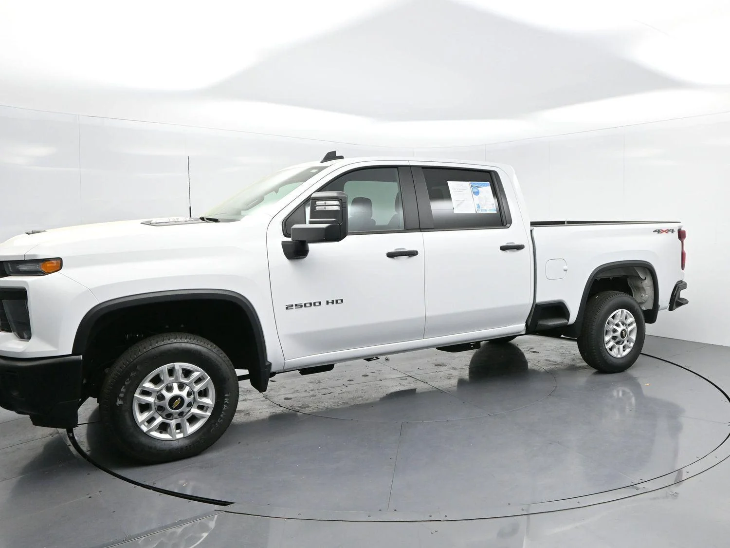 Used 2025 Summit White Chevrolet WT image 4