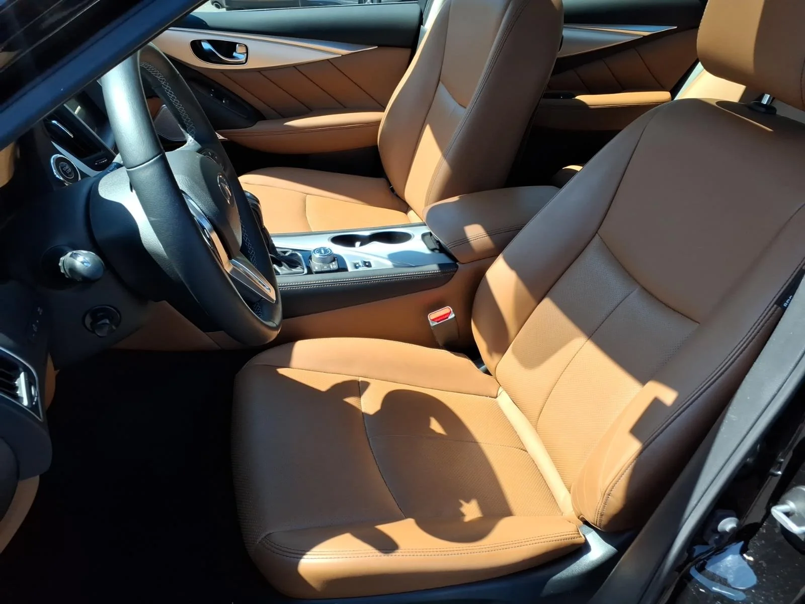 Certified Used 2023 Black INFINITI LUXE image 19
