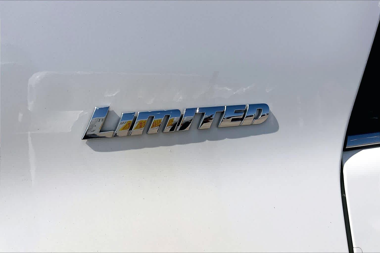 Used 2022 Blizzard Pearl Toyota Limited image 10