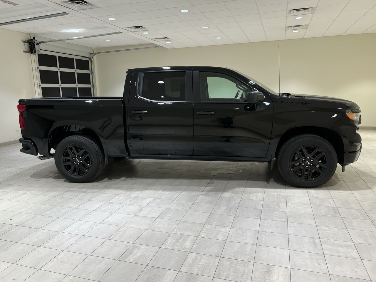 2025 Chevrolet Silverado 1500 Custom - Photo 43