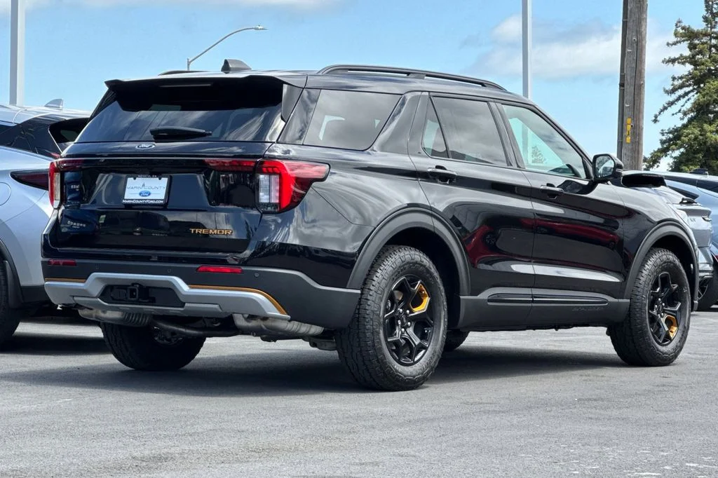 New 2026 Black Metallic Ford Tremor® image 4