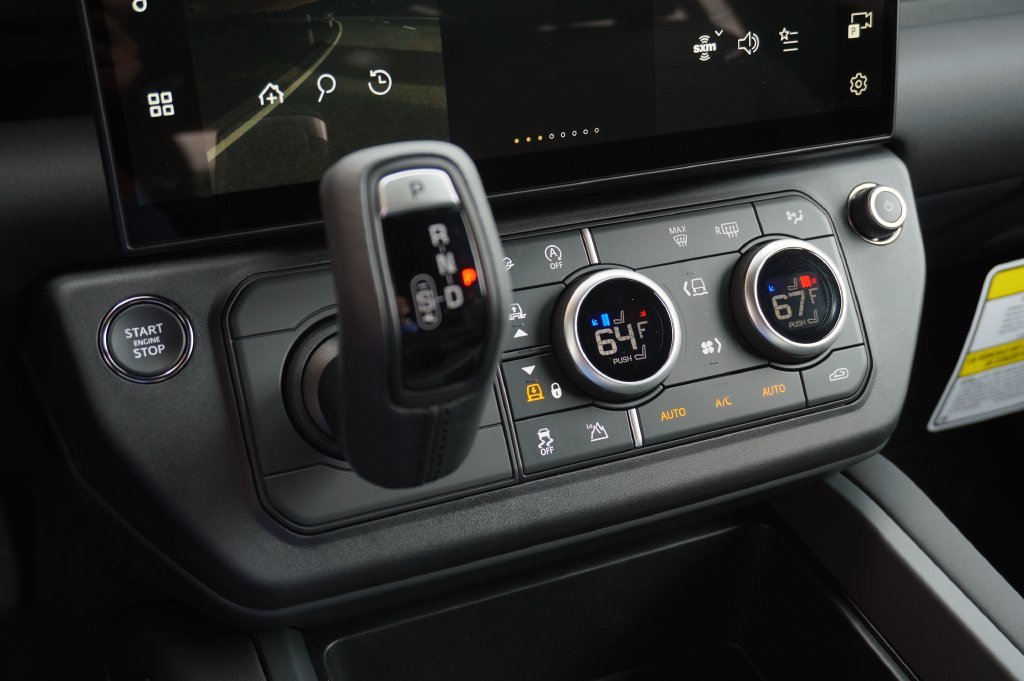 New 2026 Carpathian Grey Land Rover X-Dynamic SE image 26