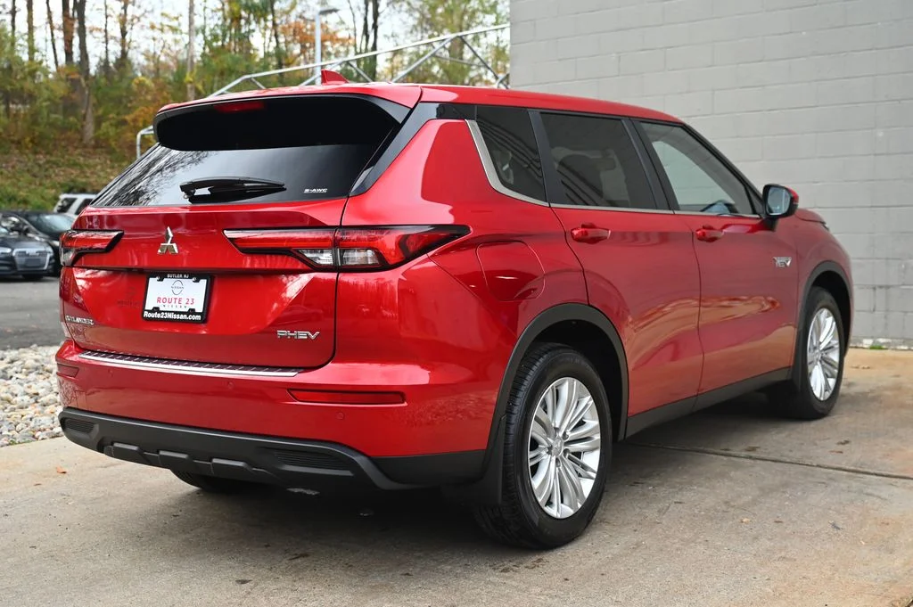 Used 2024 Red Mitsubishi ES image 6