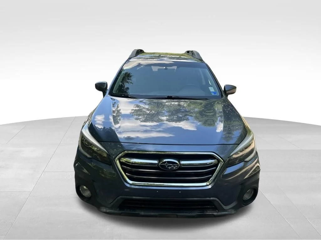 Used 2018 Blue Subaru 2.5i Premium image 9
